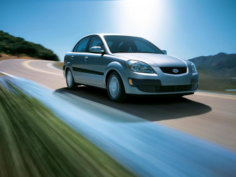  Kia Rio Sedan 2005 года  (US) (фото 11 из 16)